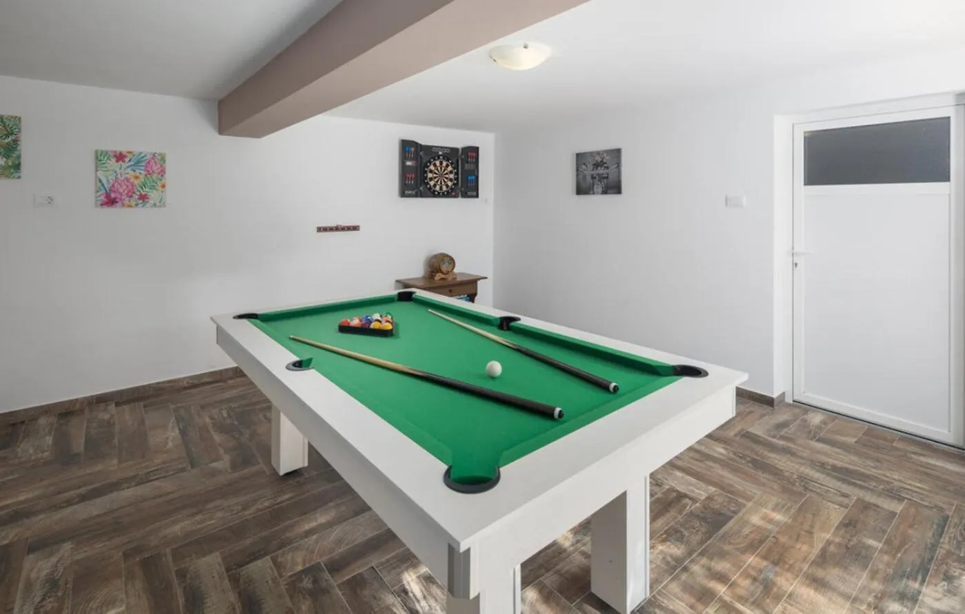 Kaštelir Villa Viktoria Near Porec For 6 People With Play Room & Private Pool