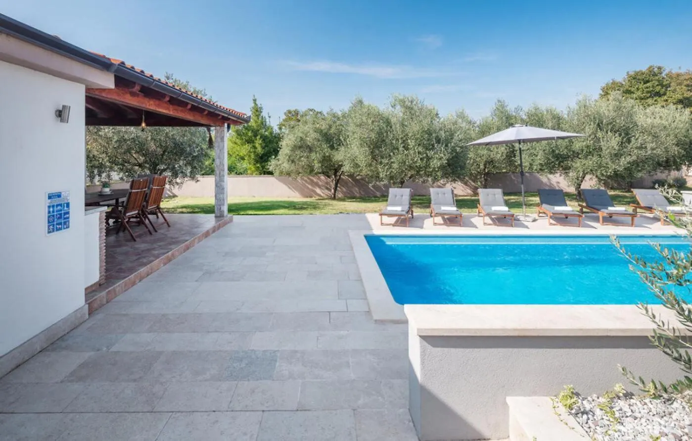 Kaštelir Villa Viktoria Near Porec For 6 People With Play Room & Private Pool 0*,  קרואטיה