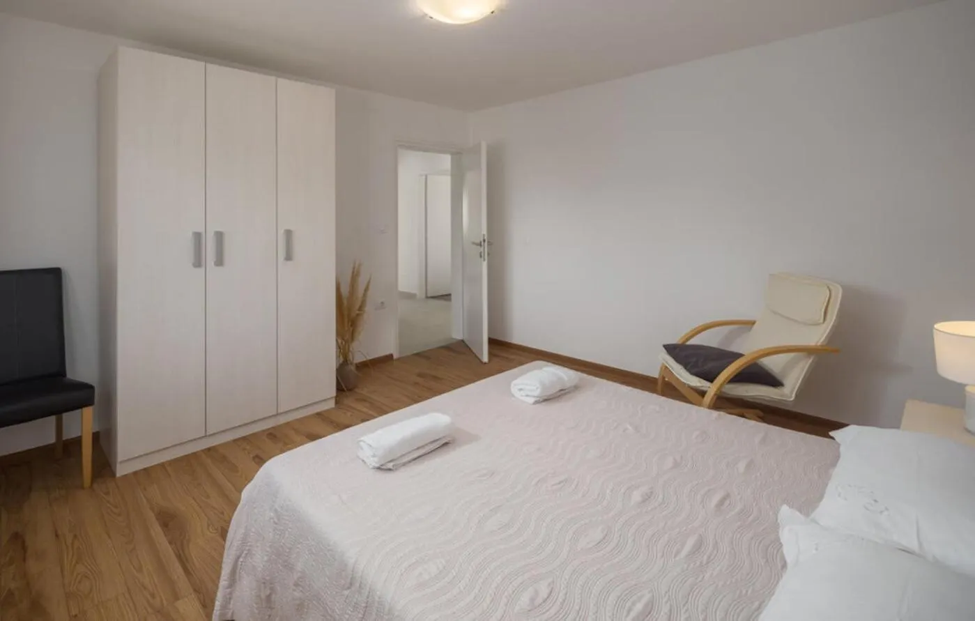 Kaštelir Villa Viktoria Near Porec For 6 People With Play Room & Private Pool