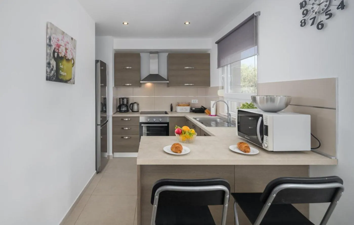 Kaštelir Villa Viktoria Near Porec For 6 People With Play Room & Private Pool קרואטיה